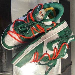 Woman’s 7 Off-White Dunks
